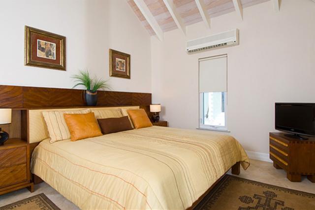 Pelican Beach Hotel Whitby Ngoại thất bức ảnh